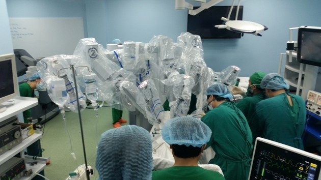 Lần đầu tiên Việt Nam áp dụng phẫu thuật cho người lớn bằng robot